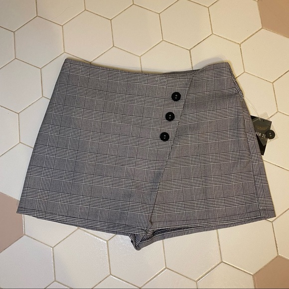 Forever 21 Pants - 🛍F21 stripe skorts size M_NWT 🌸